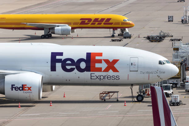 如何用使用Fedex從美國寄包裹到台灣、中國大陸、日本、澳洲、紐西蘭或歐洲運費估算及各國運費總表查詢教學Ship2TW分享如何節省搬家寄送個人行李成本祕訣